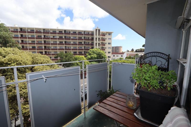 2 Bedroom Property for Sale in Claremont Western Cape